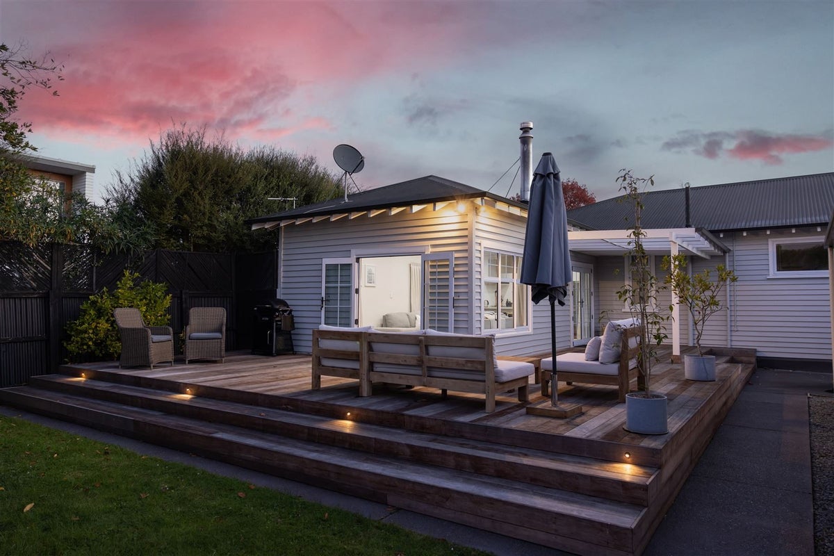 8 Jacobs Street, St Albans, Christchurch - Carousel 2