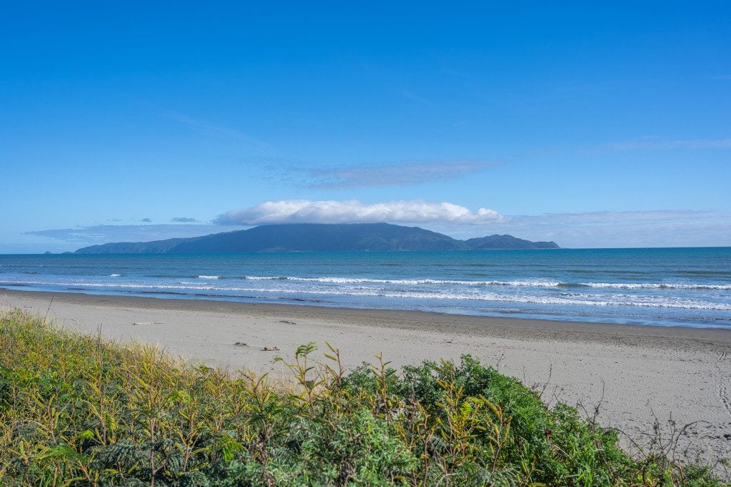 114 Field Way, Waikanae Beach, Waikanae - Carousel 25