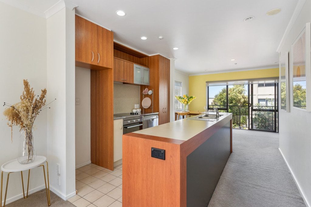 9/170 Mokoia Road, Chatswood, North Shore City - Carousel 1