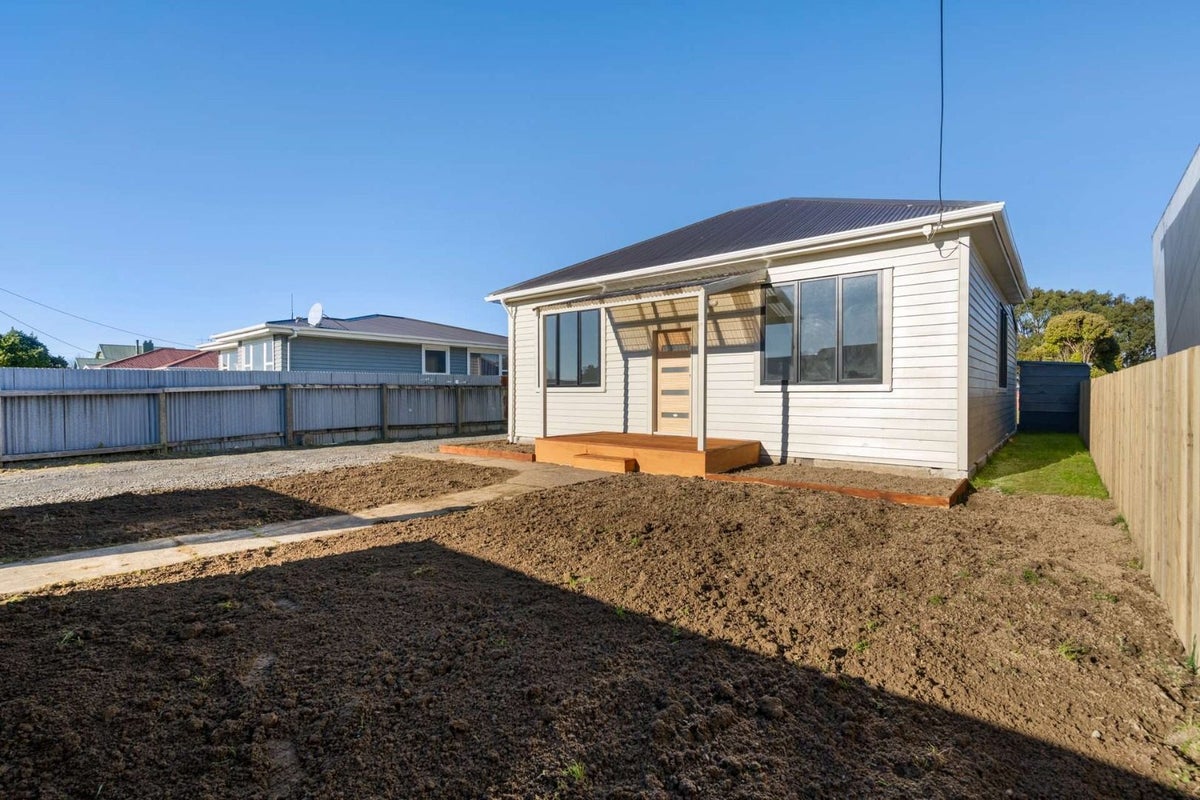 11 Mcquarrie Street, Kingswell, Invercargill - Carousel 1