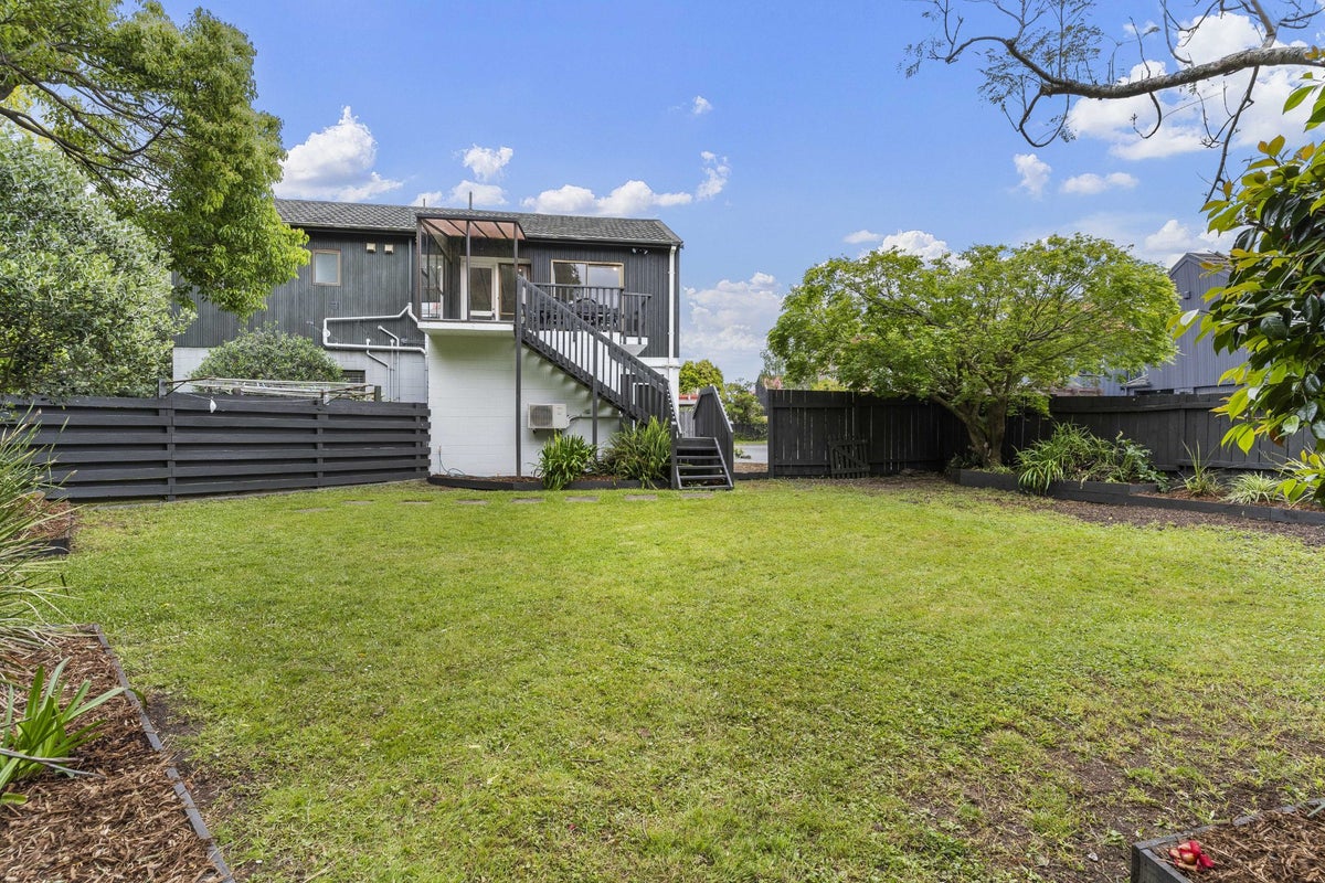 37 Pohutukawa Place, Ellerslie, Auckland - Carousel 1