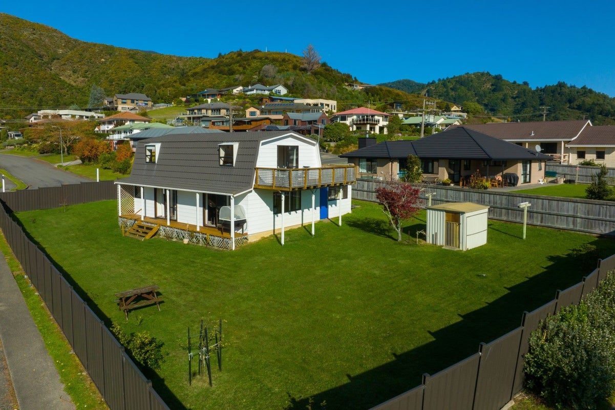 39 Moana View Road, Waikawa, Picton - Carousel 1