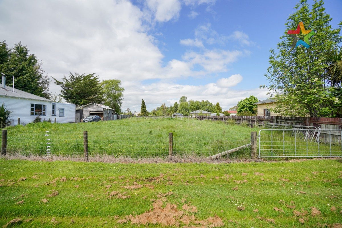 123 Birchwood Road, Ohai, Ohai - Carousel 1