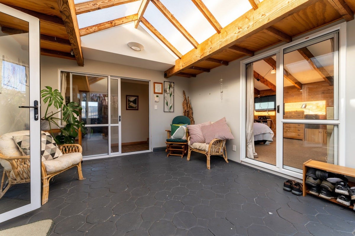 80 Lynn Street, Wakari, Dunedin - Carousel 2