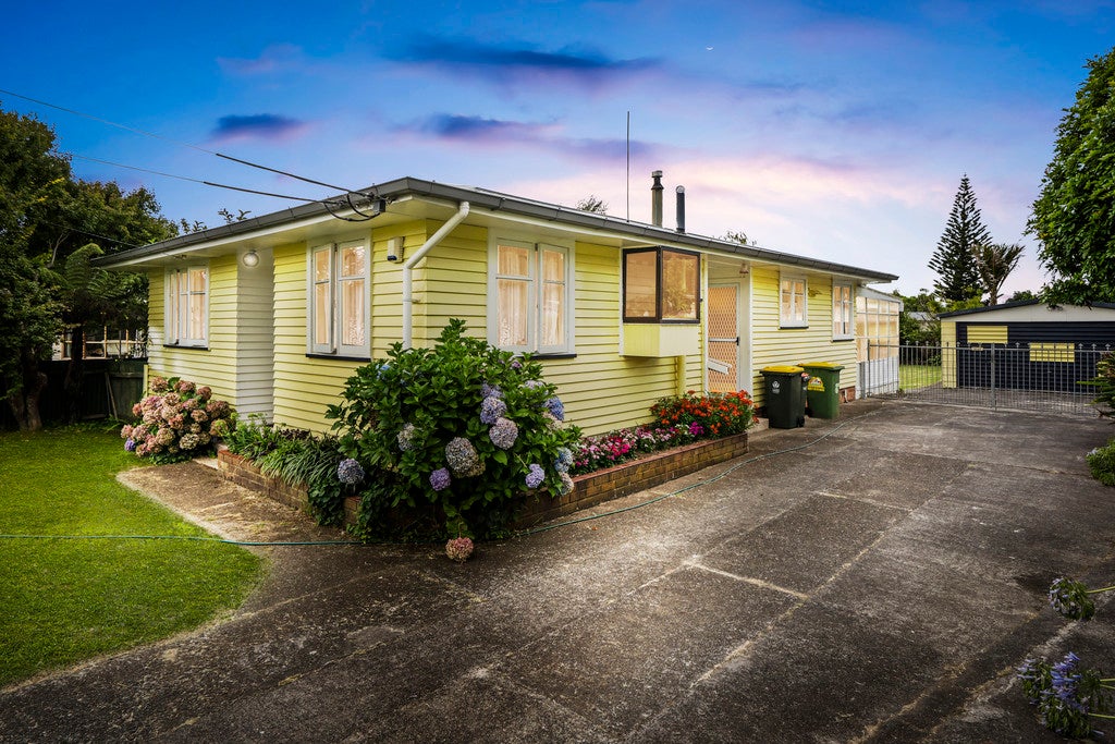 64 Mcintyre Road, Mangere Bridge, Auckland - Carousel 2