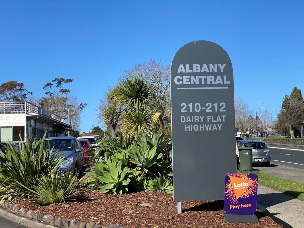 11A/210 Dairy Flat Highway, Albany, Auckland - Carousel 13