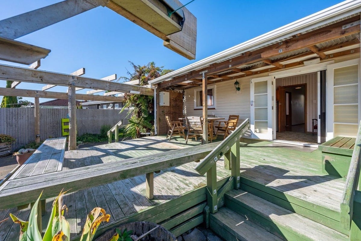 84 Masefield Avenue, Maraenui, Napier - Carousel 2