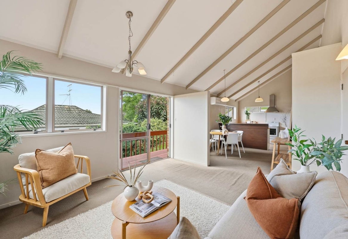 1/34 Shanaway Rise, Hillcrest, Auckland - Carousel 1