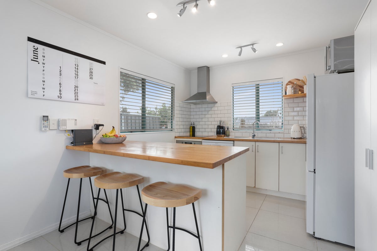 6 Crowther Street, Blockhouse Bay, Auckland - Carousel 2
