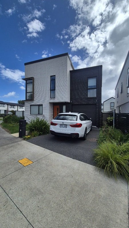 16 Cessna Crescent, Mangere, Auckland - Carousel 1