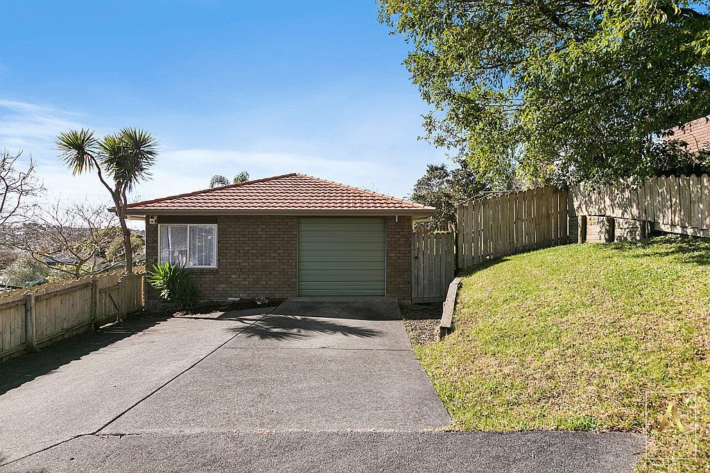 8 Sherpa Place, Massey, Auckland - Carousel 2