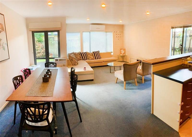 34A Ksenia Drive, Flat Bush, Auckland - Carousel 2
