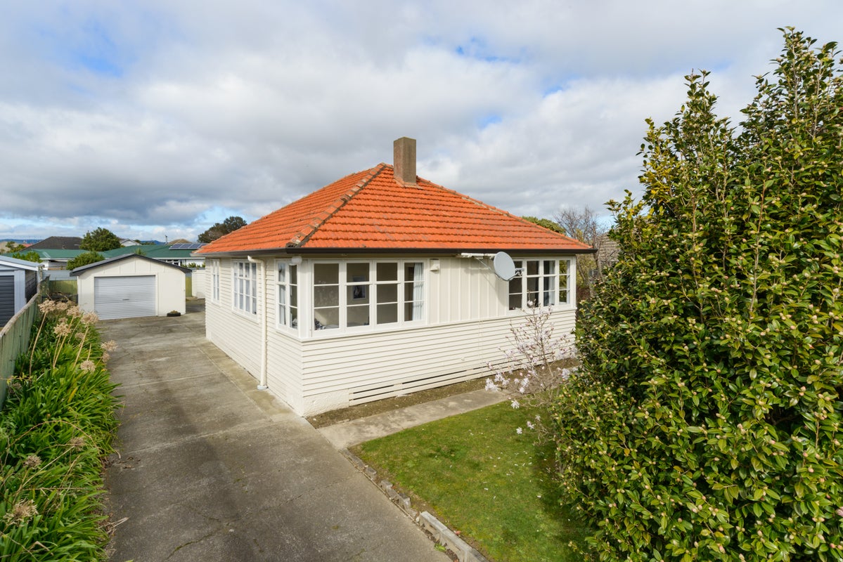 8 Hulme Street, Roslyn, Palmerston North - Carousel 1