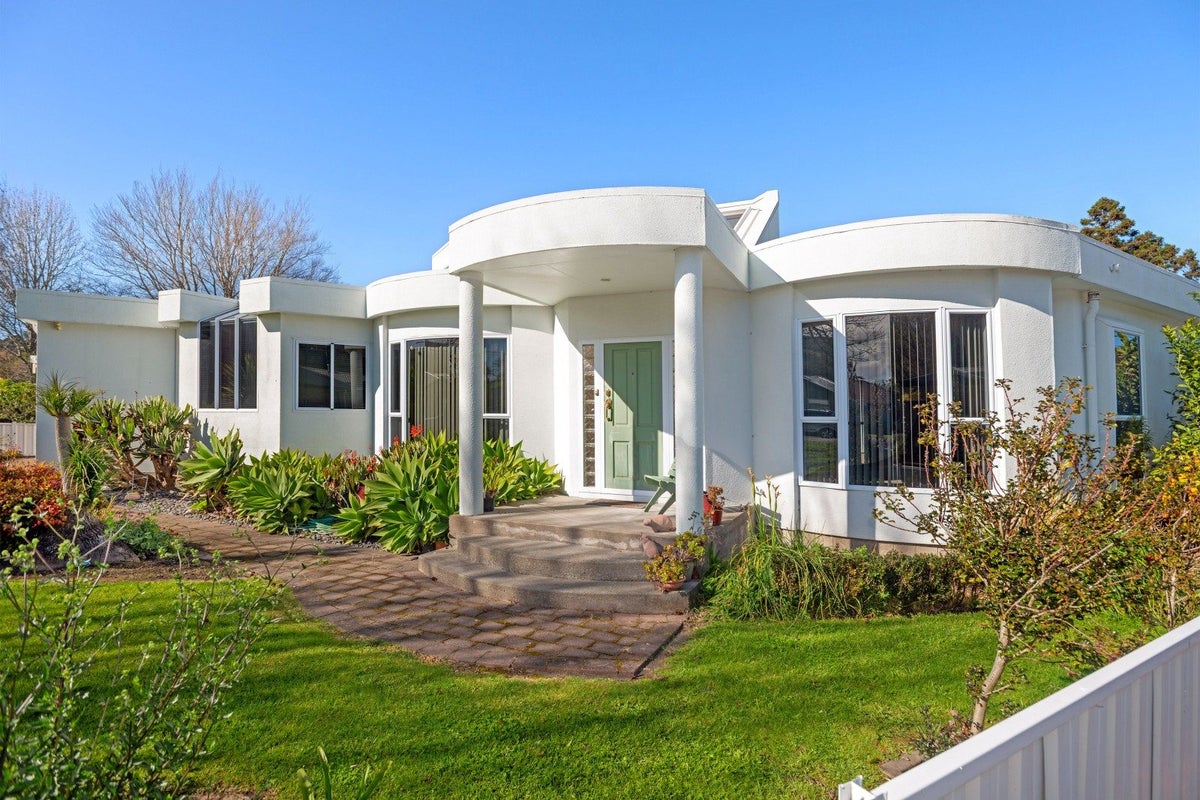 15 Island Road, Whataupoko, Gisborne - Carousel 1