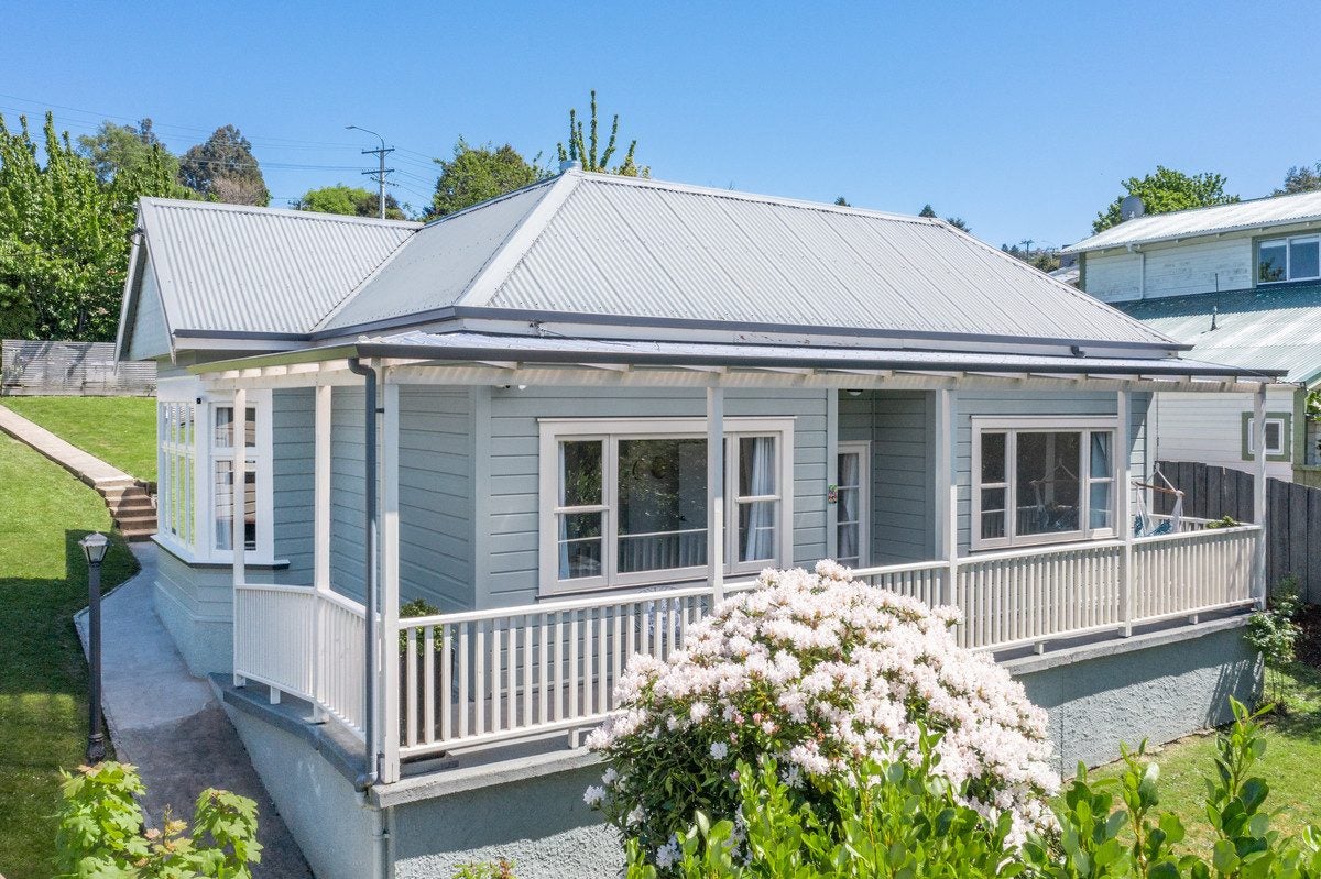 21 Glenross Street, Glenross, Dunedin - Carousel 1