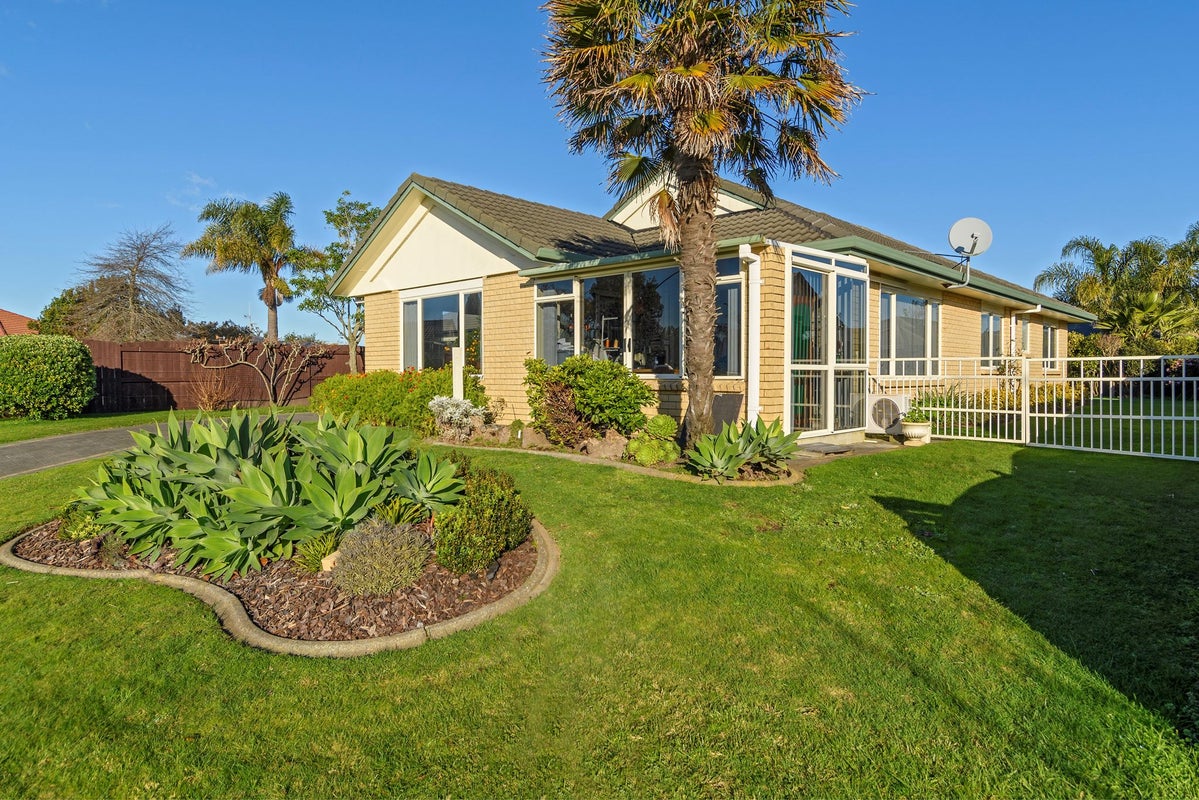 23 Pacific Cove Drive, Papamoa Beach, Papamoa - Carousel 2