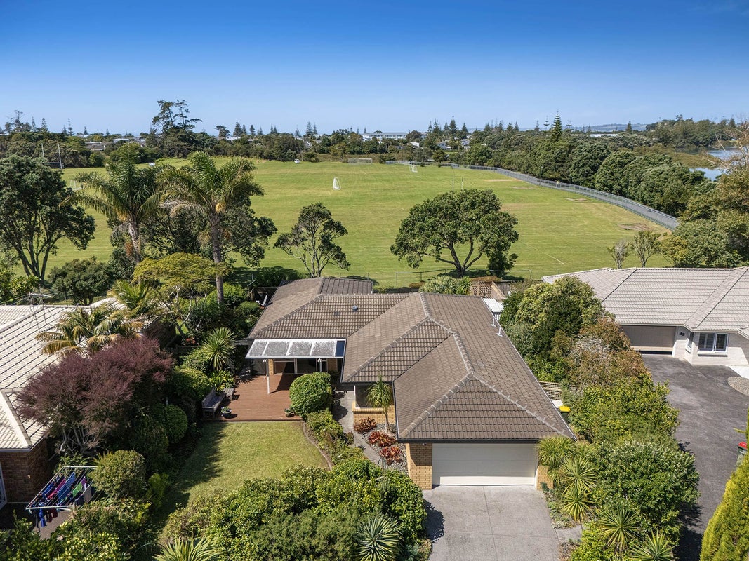 47 Settlers Grove, Orewa, Orewa - Carousel 1