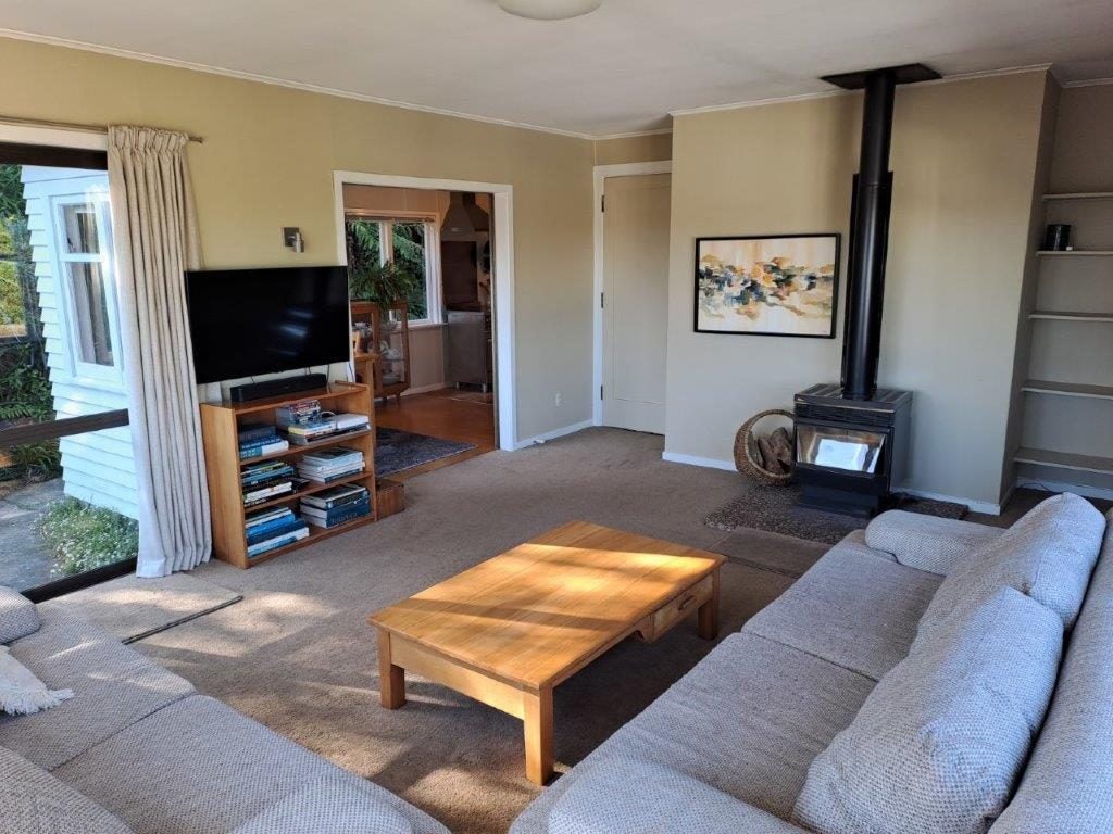 102 Glanmire Road, Newlands, Wellington - Carousel 1