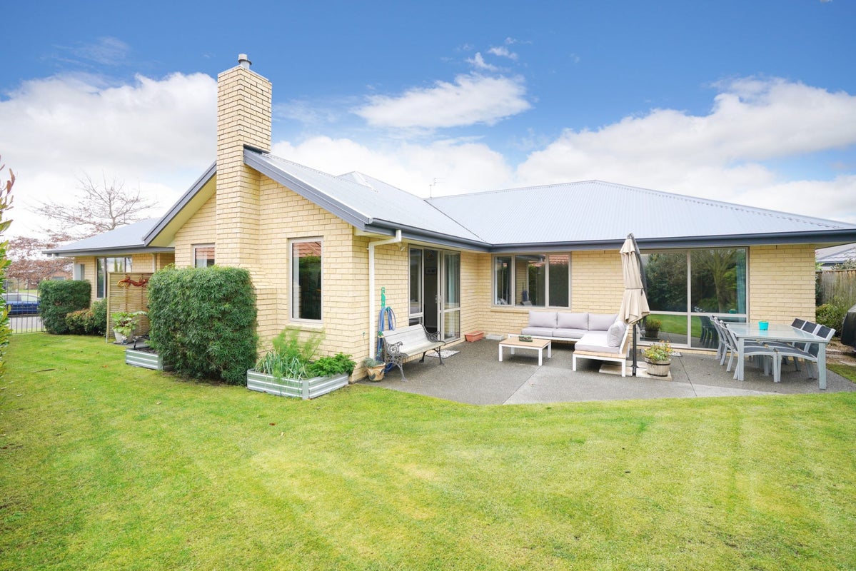 26 Wagner Crescent, Northwood, Christchurch - Carousel 1