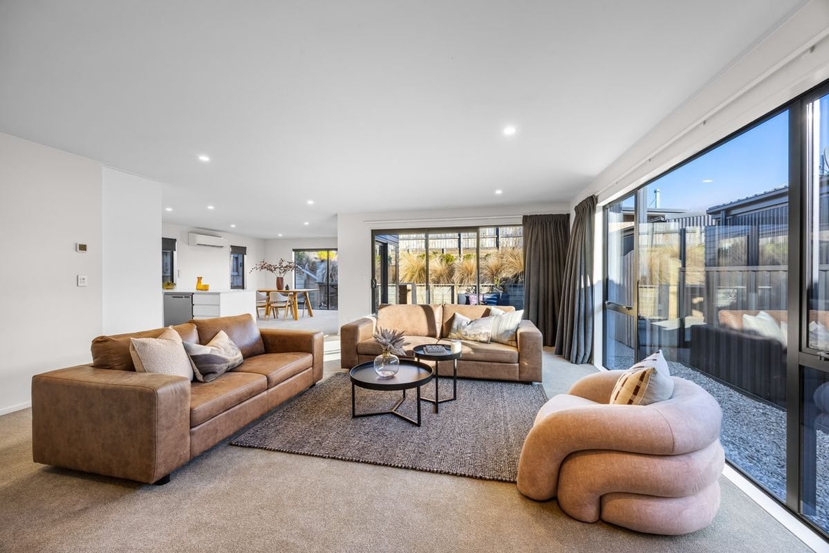207 Aubrey Road, Wanaka - Carousel 1