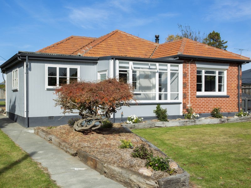 36 Brucefield Avenue, Netherby, Ashburton - Carousel 1