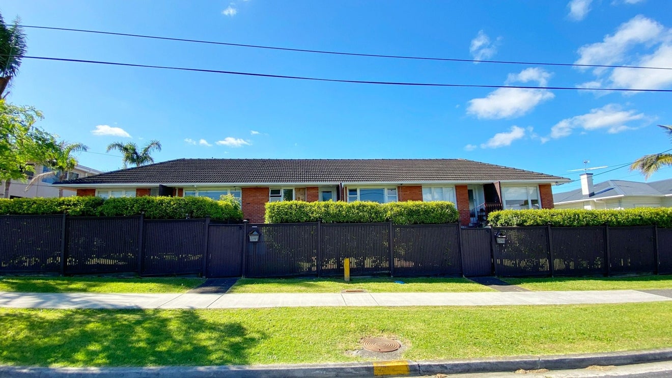 2/6 Corrella Road, Belmont, Auckland - Carousel 2