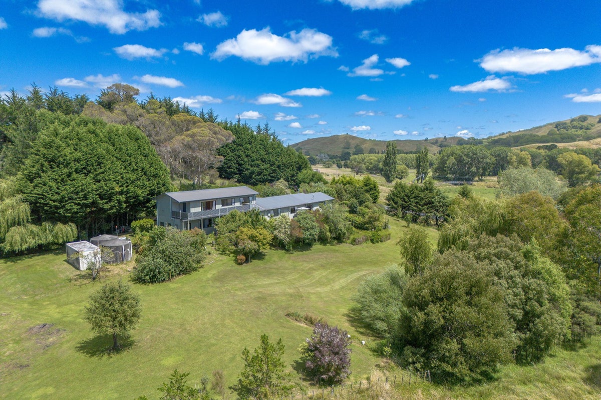 556 Kairakau Road, Havelock North - Carousel 2