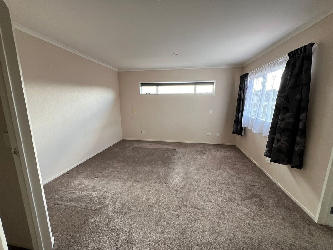 26 Cyril French Drive, Flat Bush, Auckland - Carousel 2