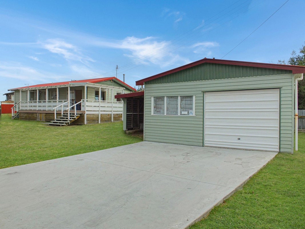 24 Hall Place, Foxton Beach, Foxton - Carousel 2