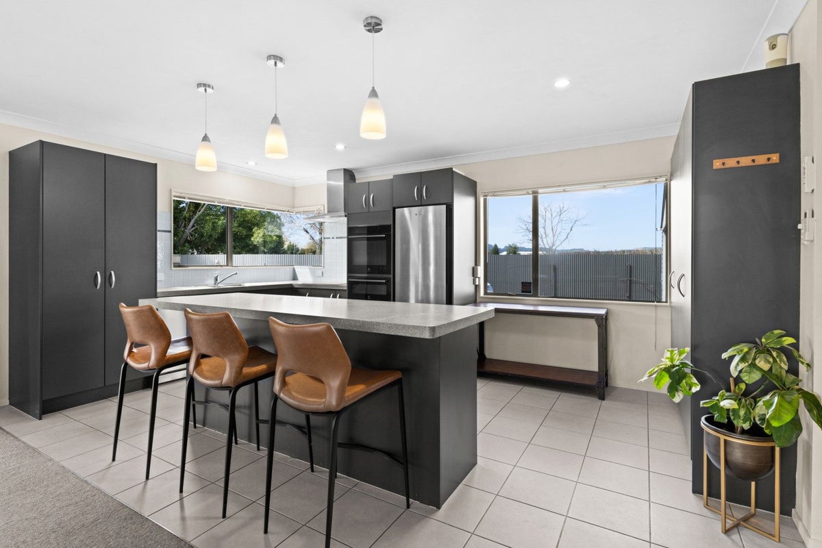 253 Havelock Road, Akina, Hastings - Carousel 2