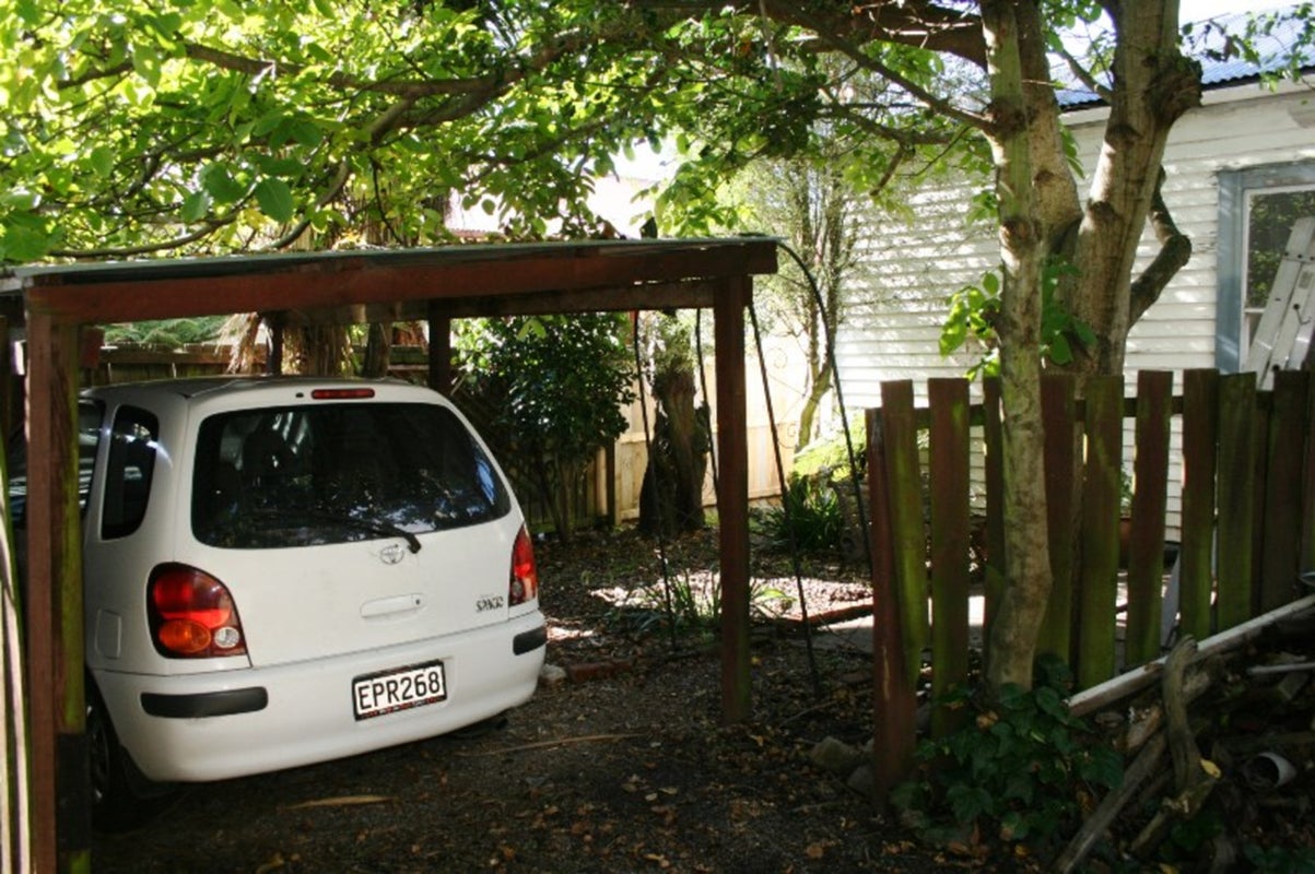 1/133 Caledonian Road, St Albans, Christchurch - Carousel 11