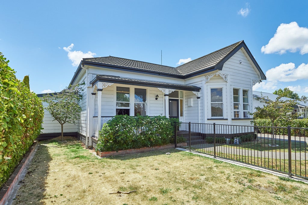 11 Limbrick Street, Terrace End, Palmerston North - Carousel 2