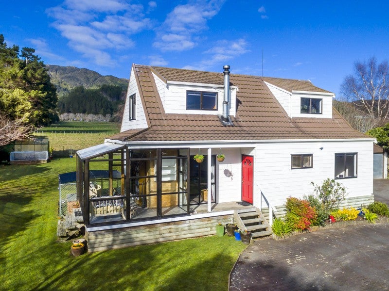 43 MacLaren Street, Maymorn, Upper Hutt - Carousel 1