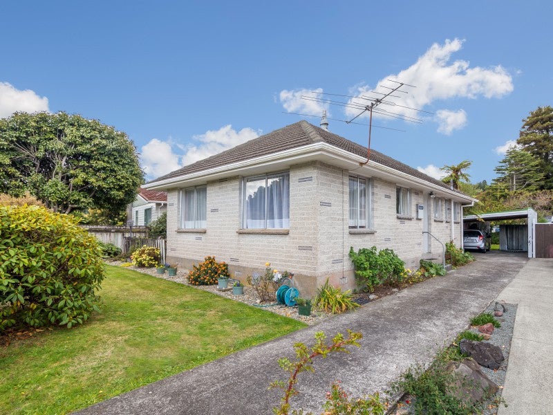 2/58 Oregon Drive, Maoribank, Upper Hutt - Carousel 1