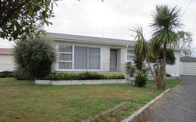 12 Fenruss Street, Fairy Springs, Rotorua - Carousel 1