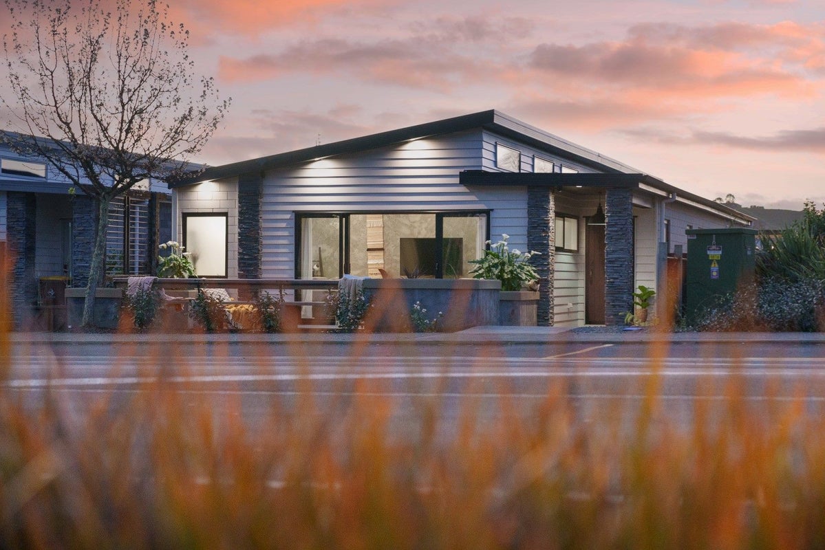 12 Boulder Lane, Pyes Pa, Tauranga - Carousel 1