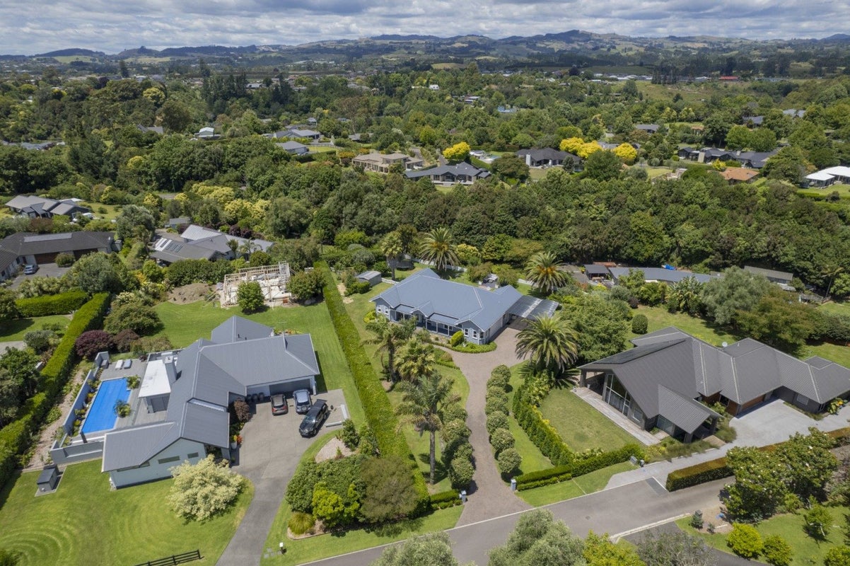R/45 Bradley Avenue, Pyes Pa, Tauranga - Carousel 43