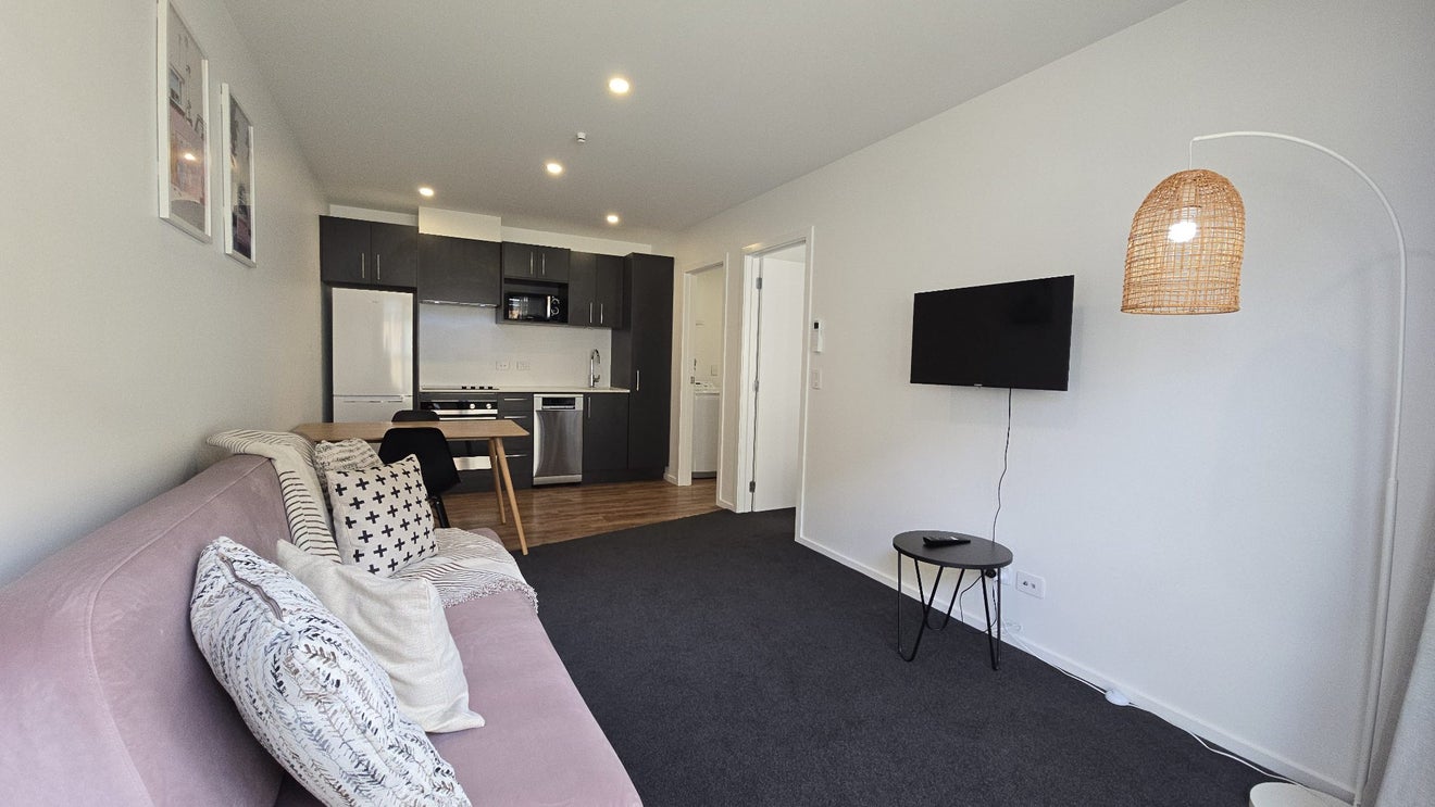15 Leicester street, Jacks point, Queenstown - Carousel 1
