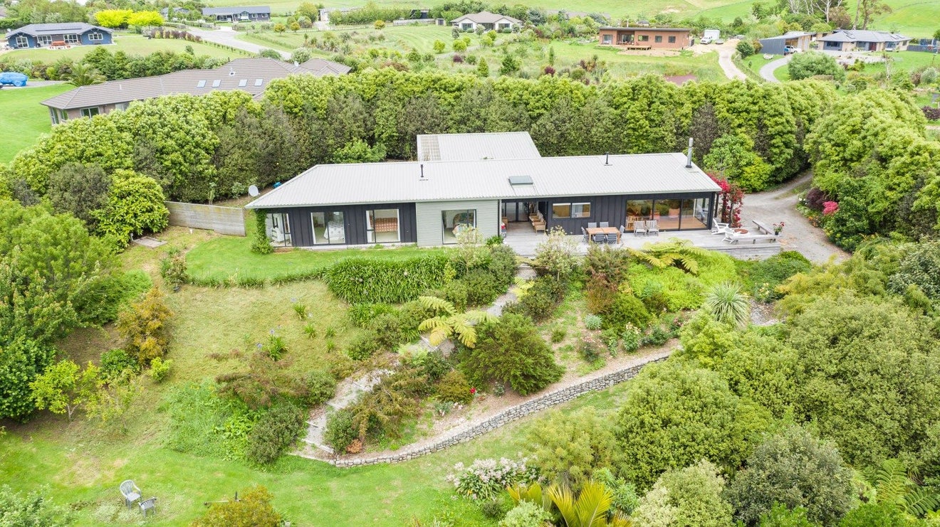 29 Mountain View Drive, Manakau, Otaki - Carousel 1