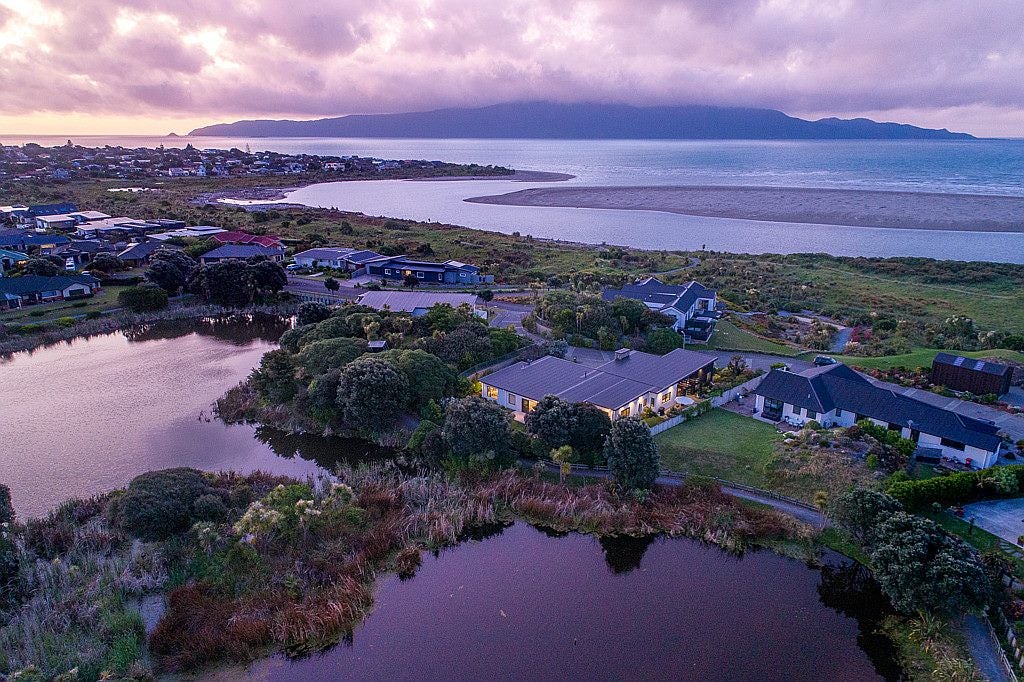14 Takahe Drive, Paraparaumu Beach, Paraparaumu - Carousel 1