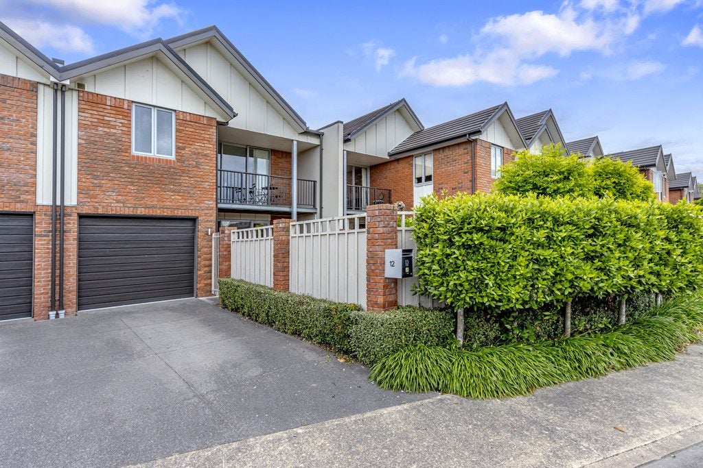 12 Henley Green, Northwood, Christchurch - Carousel 1