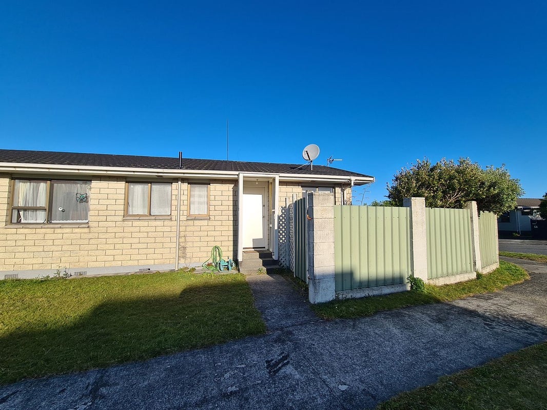 2/59 Cypress DR, Maungaraki, Lower Hutt - Carousel 1