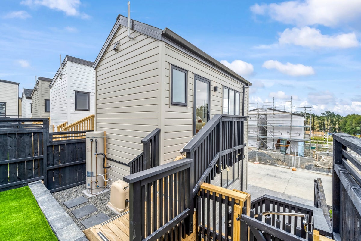 32 Toetoe Street, Westgate, Auckland - Carousel 2