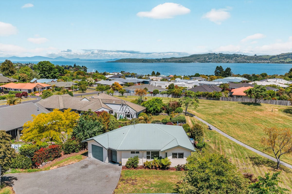 35B Fairview Terrace, Waipahihi, Taupo - Carousel 28