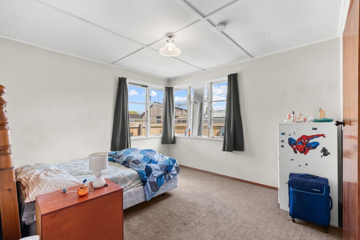 87 Hoani Street, Northcote, Christchurch - Carousel 10