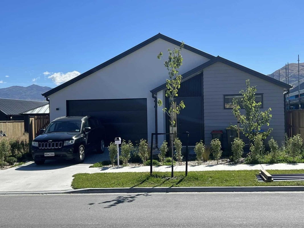 32 Cheviot Street, Jacks Point, Queenstown - Carousel 2
