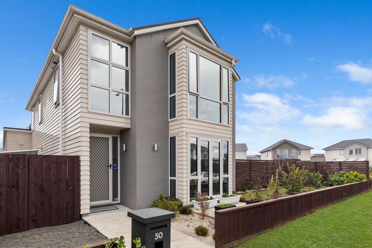 50 Kauri Heart Avenue, Takanini, Auckland - Carousel 1
