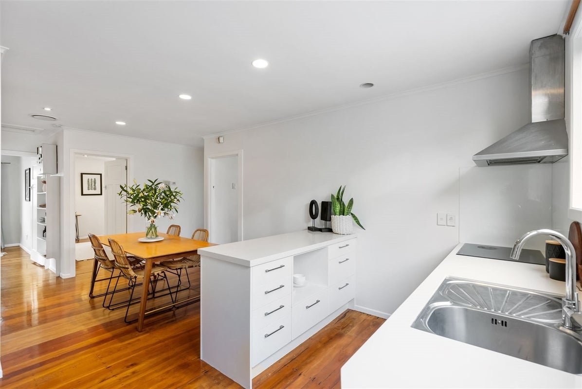 11 Hazelmere Road, Sandringham, Auckland - Carousel 1