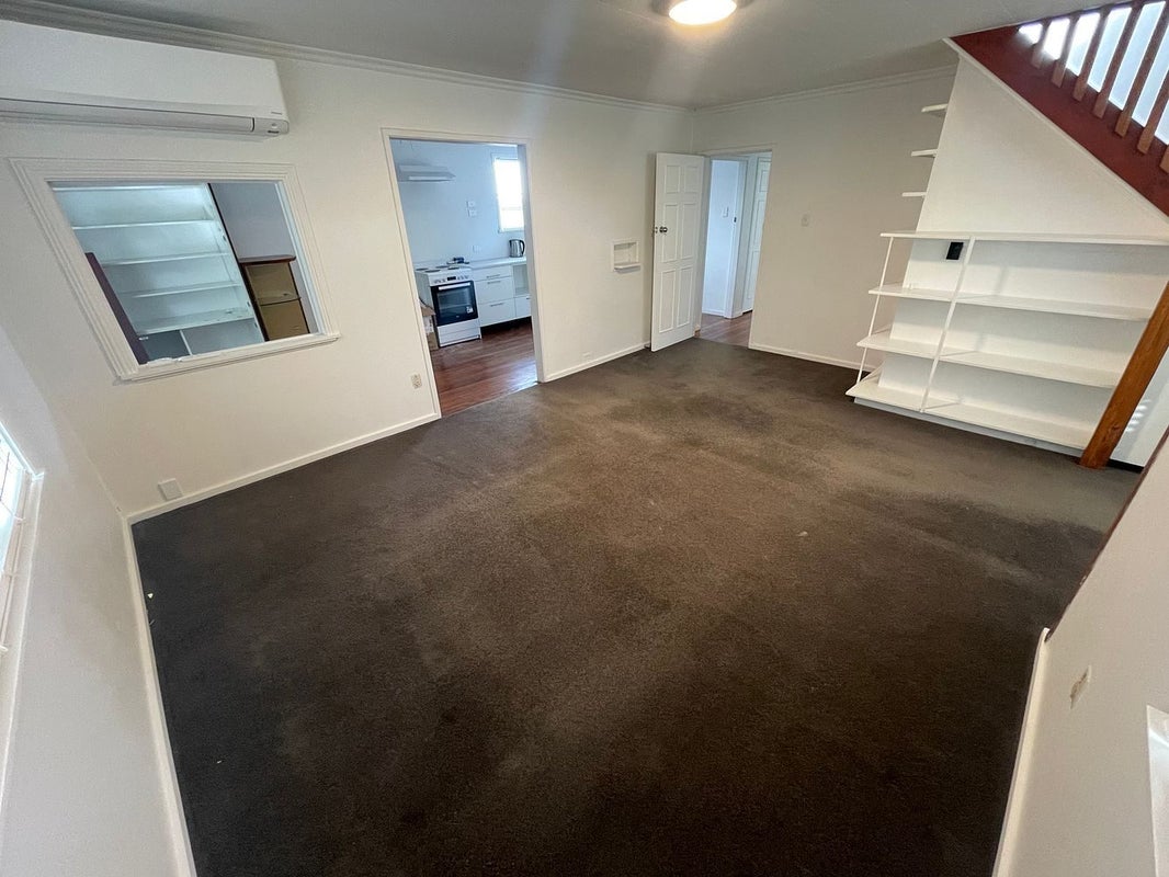 1 Clarkin Road, Fairfield, Hamilton - Carousel 1