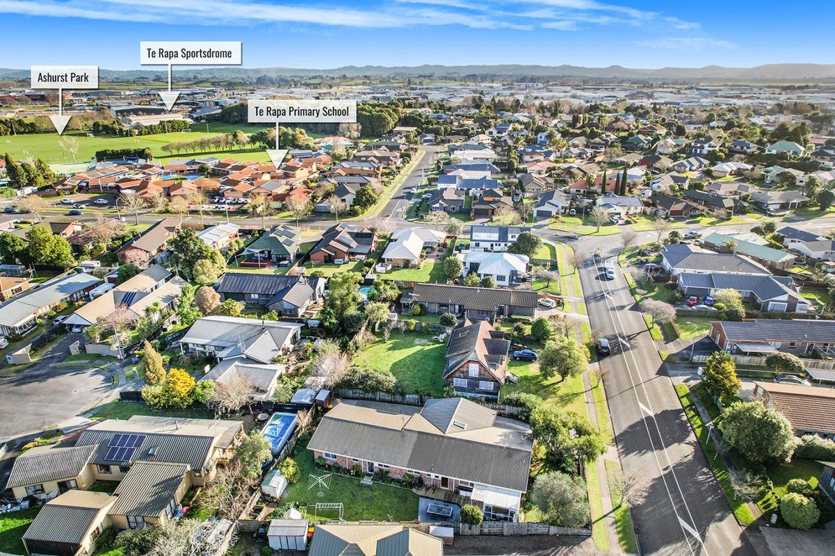 28 Moreland Avenue, Pukete, Hamilton - Carousel 27